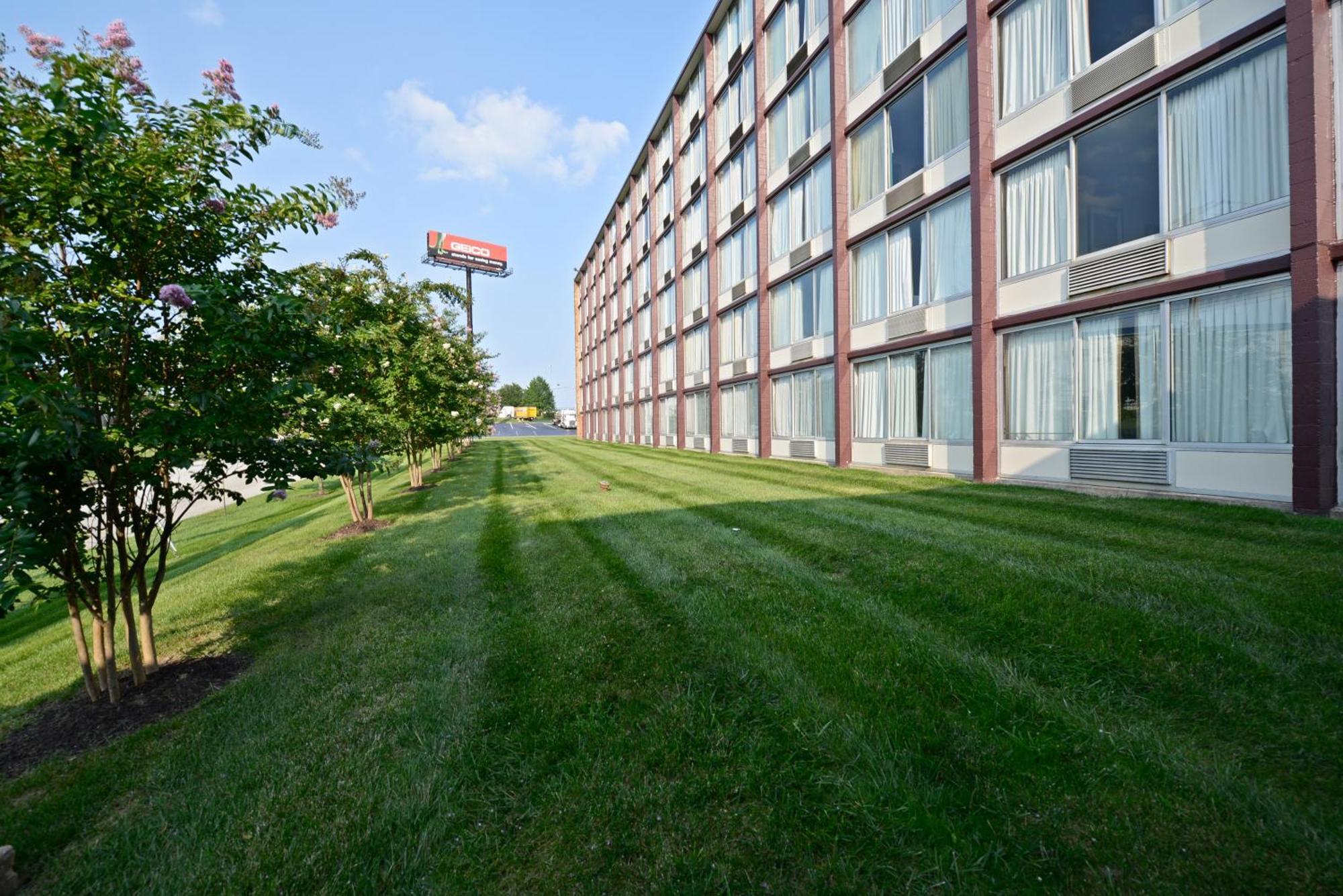 Americas Best Value Inn - Baltimore Exterior photo
